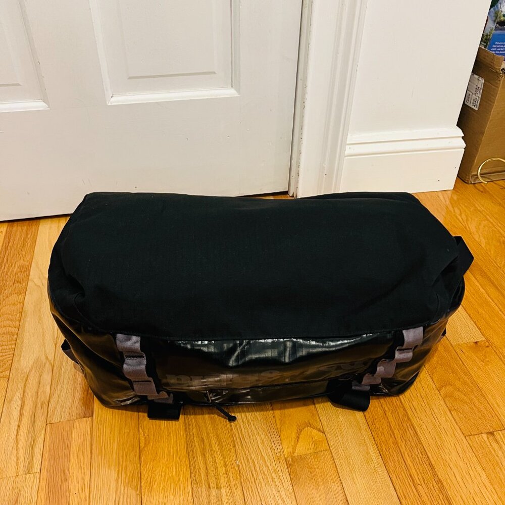 Patagonia®  Black Hole™ Duffel 45L - Picture 4 of 16